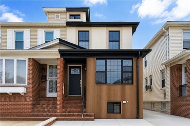 Beautifully renovated 3-bedroom, 3-bathroom home in desirable - photo 2