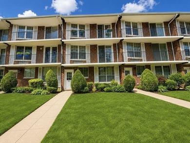 Rarely available and beautifully renovated, this stunning - photo 1