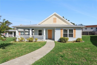 Lake Home For Sale in Umatilla, Florida