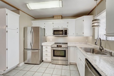 Updated, End Unit, gated backyard and additional privacy! Move - photo 4