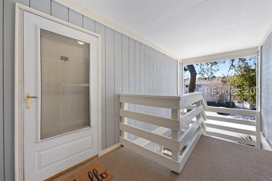 Flipflop distance to beach! This top floor corner Villa is just - photo 3