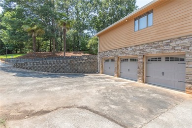 Fantastic Lake Hartwell lot with deep water and a custom-built - photo 6