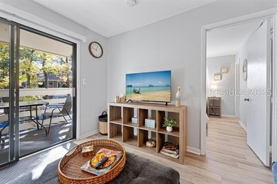 Flipflop distance to beach! This top floor corner Villa is just - photo 9