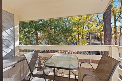 Flipflop distance to beach! This top floor corner Villa is just - photo 10