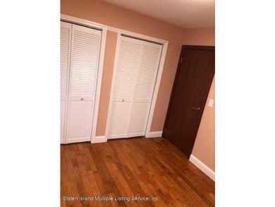 Desirable doctor's row location! Cash buyers preferred. Fully - photo 8