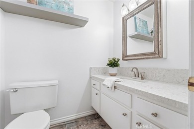 Beautiful end-unit townhome in a quiet interior location - photo 11