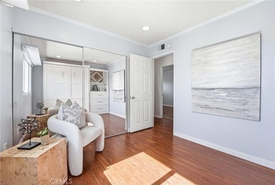 Beautiful end-unit townhome in a quiet interior location - photo 17