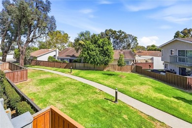 Beautiful end-unit townhome in a quiet interior location - photo 22