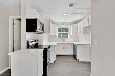 Updated home in Lake Livingston Community - photo 17
