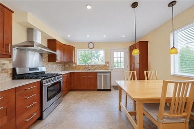 Excellent 2-Family Investment Opportunity in Vibrant West - photo 10