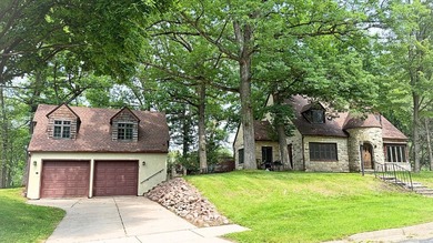 Lake Menomin Home For Sale in Menomonie Wisconsin