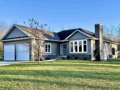 Syracuse Lake Home For Sale in Syracuse Indiana