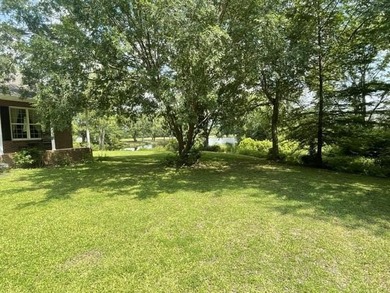 Well Maintained One Owner Custom Built Brick Home. Located Just - photo 2