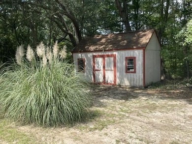 Well Maintained One Owner Custom Built Brick Home. Located Just - photo 7