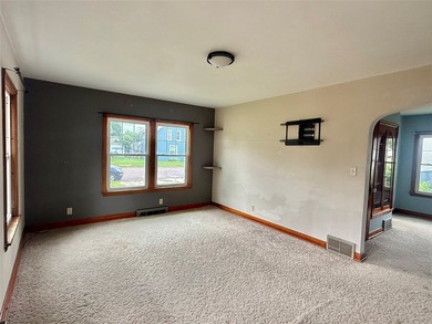 Here is your chance to own a nice house located on the East Hill - photo 3