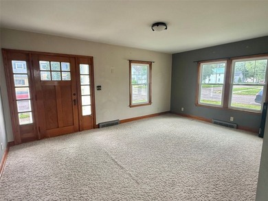Here is your chance to own a nice house located on the East Hill - photo 4