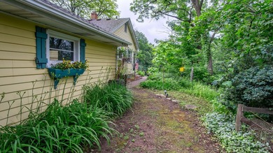 This is your chance to own a meticulously well cared for home on - photo 6