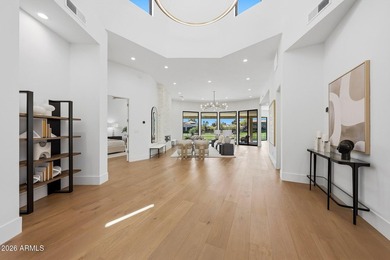 EXQUISITE Lakefront home in the exclusive gated community of Las - photo 4
