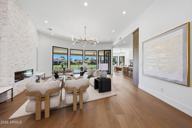 EXQUISITE Lakefront home in the exclusive gated community of Las - photo 6