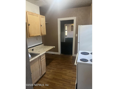 Great opportunity to add to Rental Portfolio this 3Bedroom rents - photo 3