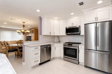Welcome home to this beautifully maintained townhouse-style - photo 6