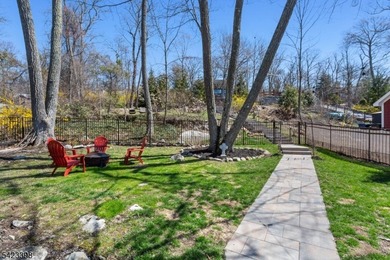 Welcome to your perfect lakeside escape! Nestled in the heart of - photo 36