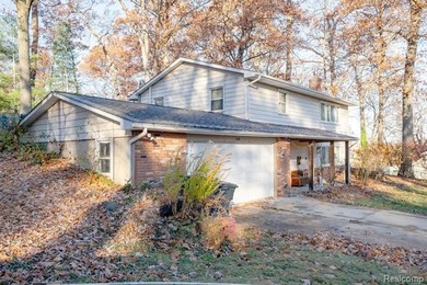 Welcome home to this charming 3-bedroom colonial featuring a - photo 2