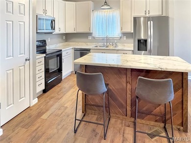 Carefree living in a convenient location and quiet cul-du-sac