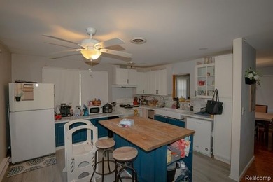 Welcome home to this charming 3-bedroom colonial featuring a - photo 8