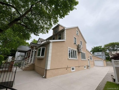 Welcome to this charming single-family home featuring a spacious - photo 2