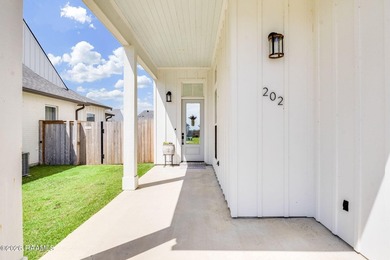 Welcome to this stunning modern one-story home, built in 2022 - photo 2
