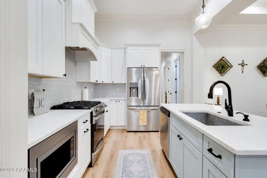 Welcome to this stunning modern one-story home, built in 2022 - photo 5