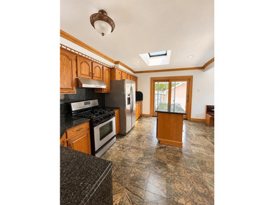 Welcome to this charming single-family home featuring a spacious - photo 6