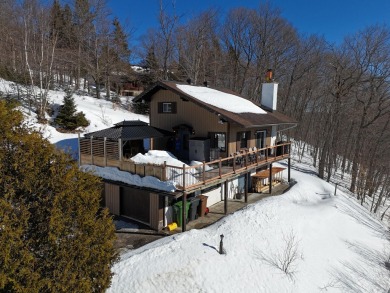 Lake Home For Sale in Val-David,