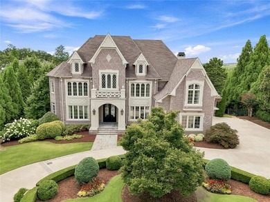 Exquisite Executive Estate with Golf Course Views in The Manor - photo 2