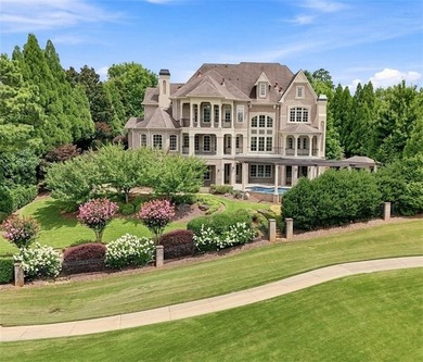 Exquisite Executive Estate with Golf Course Views in The Manor - photo 3