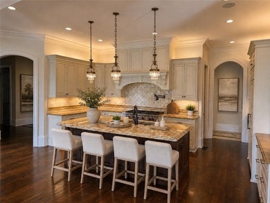 Exquisite Executive Estate with Golf Course Views in The Manor - photo 7