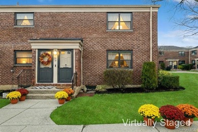 (private lake, pond, coastal) Home For Sale in Oakland Gardens New York