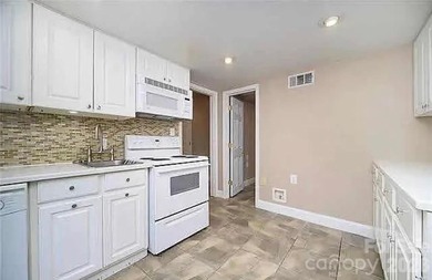 *This property must be purchased with 4402587, 9124 S Providence - photo 7
