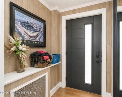 Welcome to this beautifully renovated single-family detached - photo 4