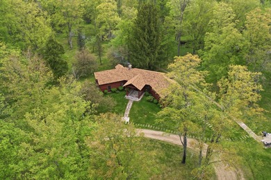 Welcome to The Cannon River Ranch, this iconic Lodge was built - photo 6