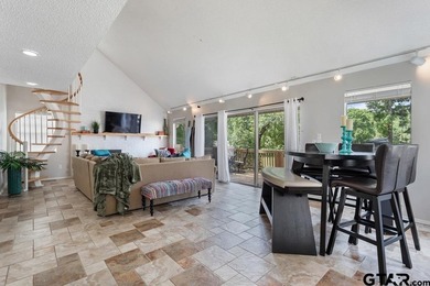 Beautiful Lakefront Home in the Gated Hideaway Lake Community - photo 8
