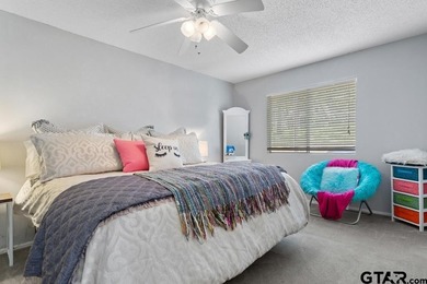 Beautiful Lakefront Home in the Gated Hideaway Lake Community - photo 10