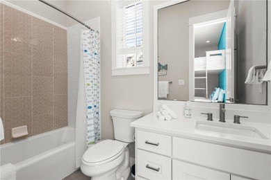 Welcome to this beautifully designed Fireside Park Cottage in - photo 11