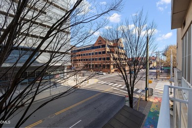 Move-in ready and perfectly positioned in the heart of Downtown - photo 24