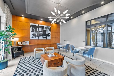 Move-in ready and perfectly positioned in the heart of Downtown - photo 33