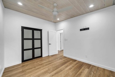 Professional and concise Contemporary residence located on a - photo 7
