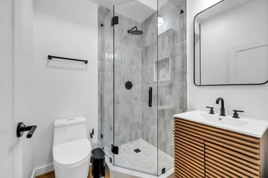 Professional and concise Contemporary residence located on a - photo 10
