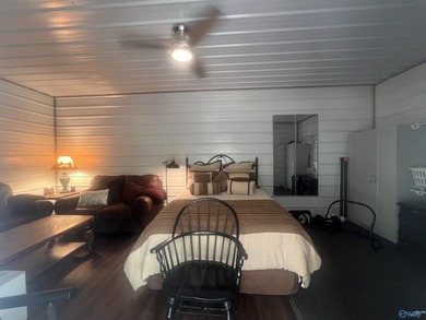 Discover the perfect waterfront family getaway on Lake Weiss in - photo 41