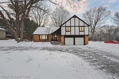 Lake Home Sale Pending in Commerce Twp, Michigan